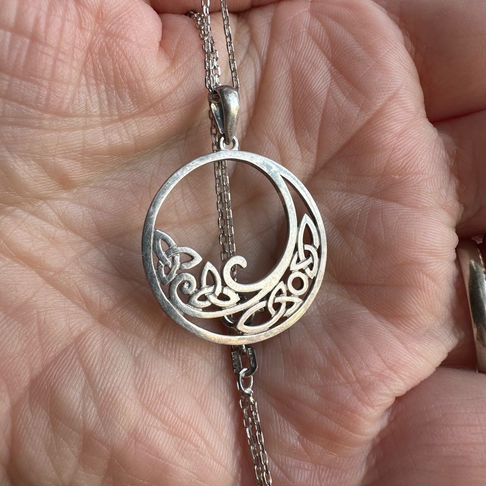 Solvar Necklace and pendant  - Celtic